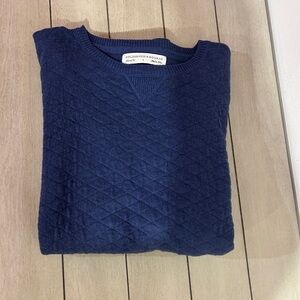 Beautiful Navy Men’s Sweater Size L